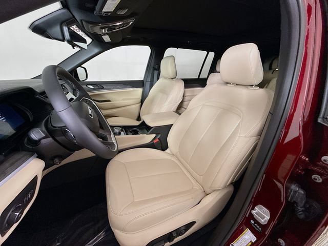 Used 2025 Jeep Grand Cherokee L Limited w/ Luxury Tech Group II RWD image 21