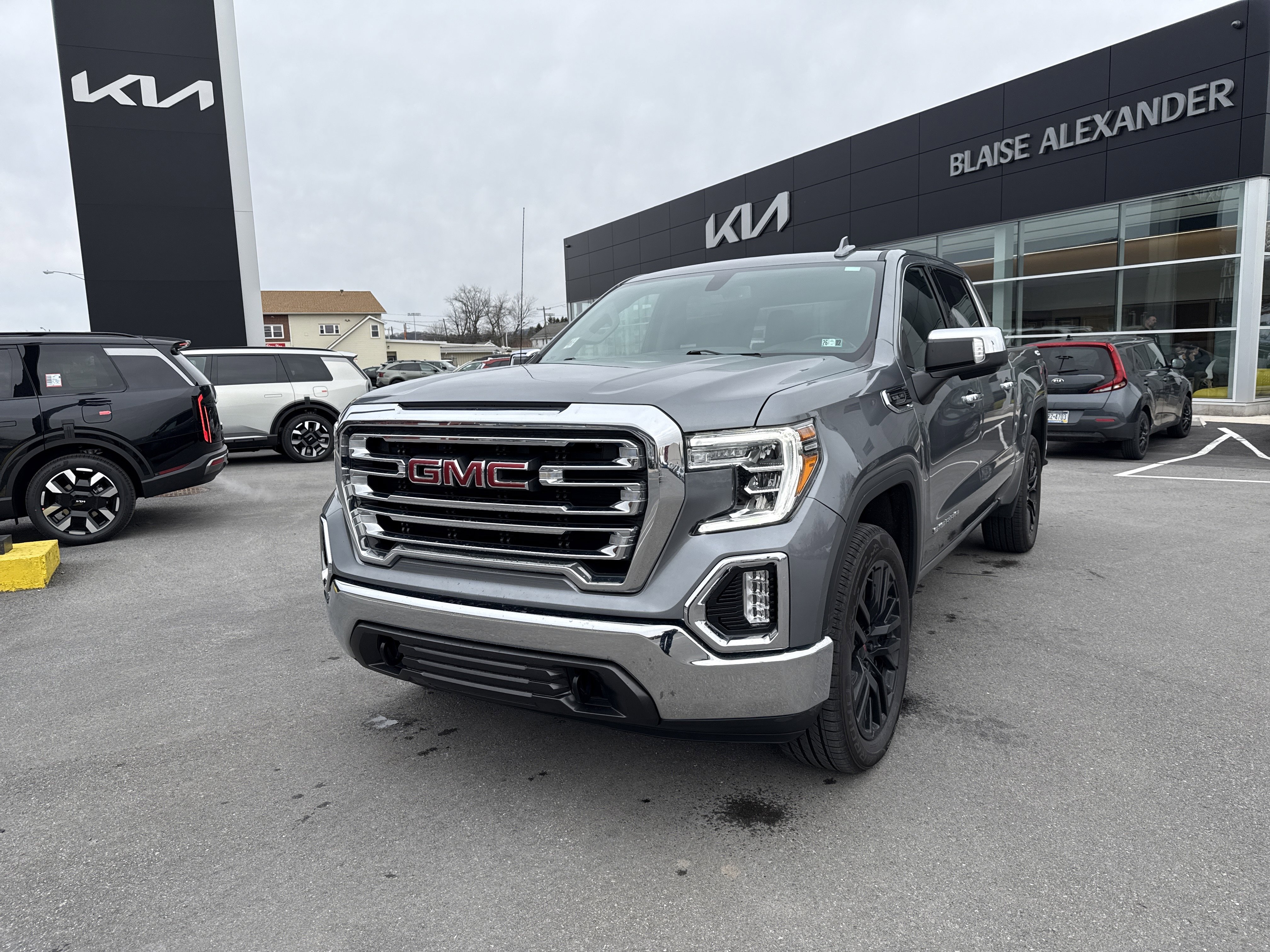 Used 2021 GMC Sierra 1500 SLT image 8