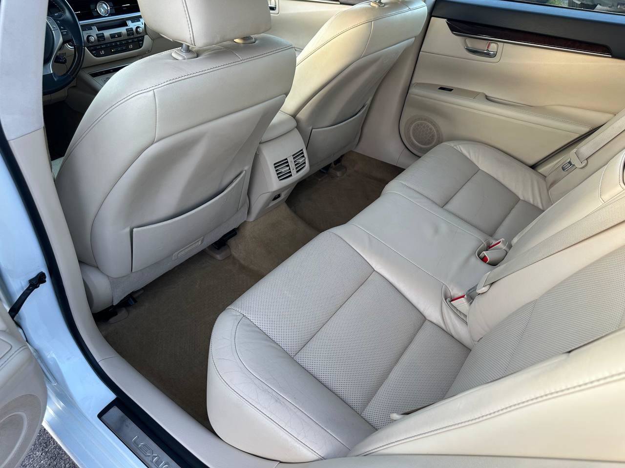 Used 2013 Lexus ES 350 w/ Luxury Pkg FWD image 21