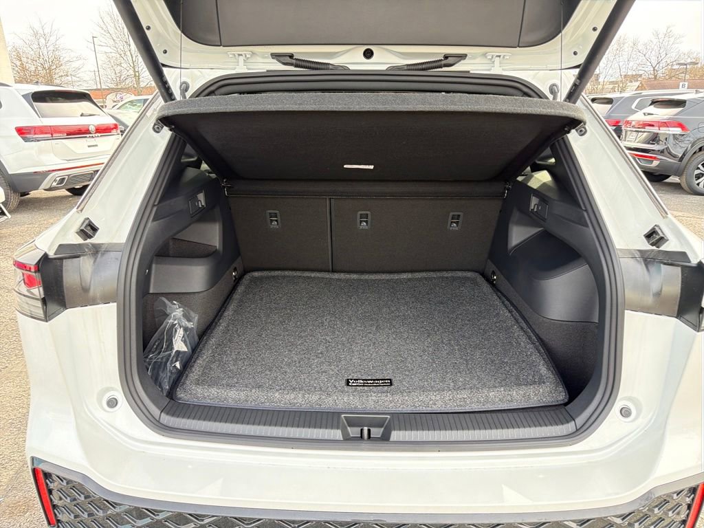 New 2026 Volkswagen Tiguan SEL R-Line image 26