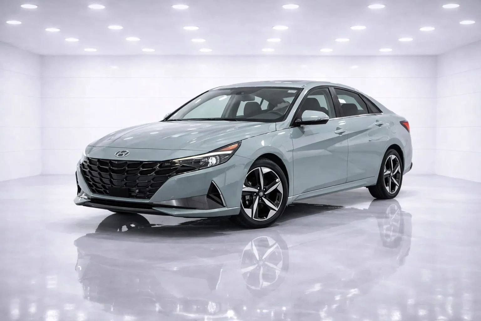 Used 2022 Hyundai Elantra Limited image 1