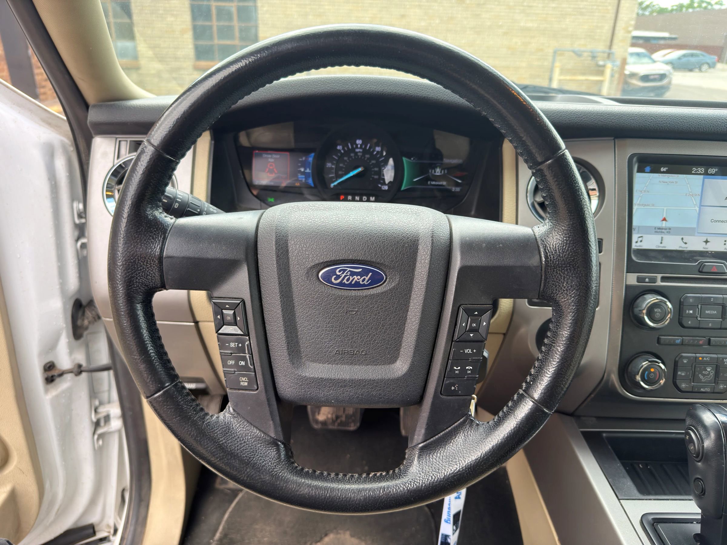 Used 2017 Ford Expedition EL XLT w/ Equipment Group 202A AWD/4WD image 11