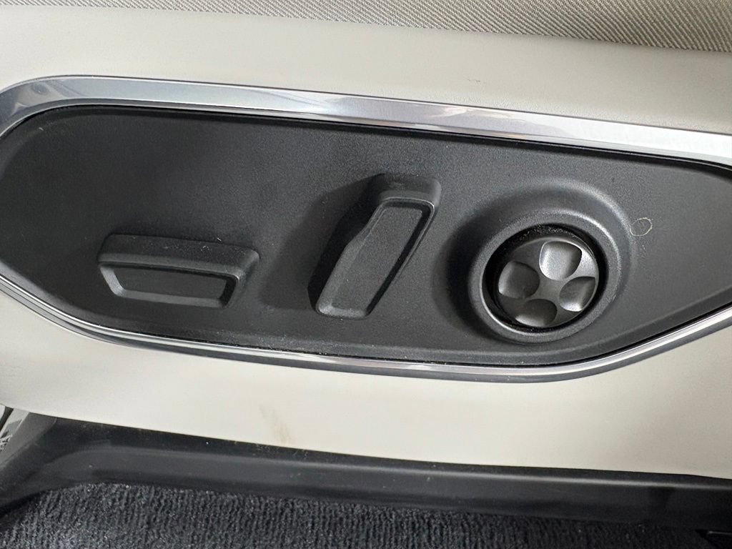 Used 2022 Jeep Wagoneer Series I w/ Convenience Group I RWD image 14