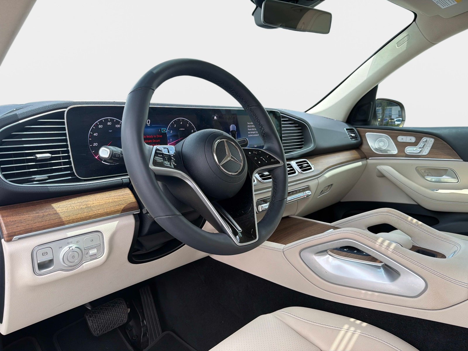 Used 2024 Mercedes-Benz GLE 350 4MATIC w/ Winter Package image 40