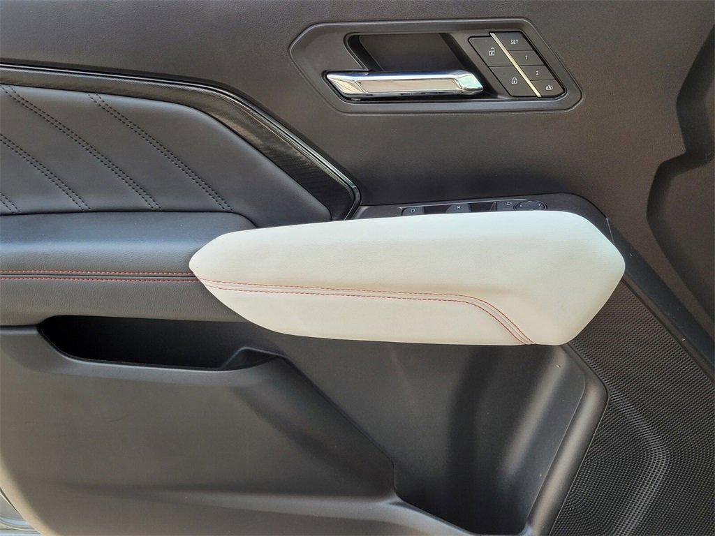 Certified 2024 GMC Canyon AT4X image 26