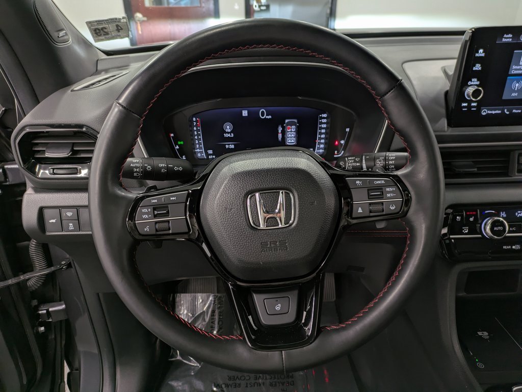 Used 2025 Honda Pilot Black Edition image 19