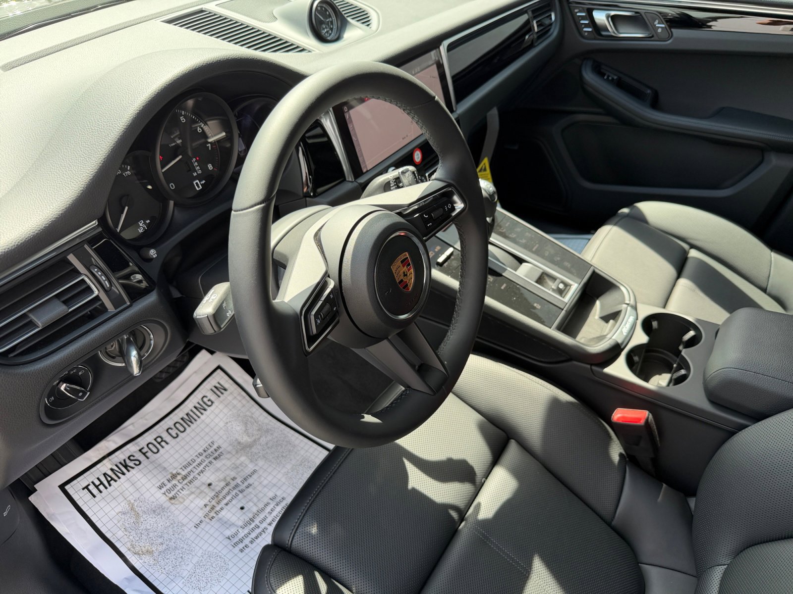 New 2026 Porsche Macan AWD/4WD image 4