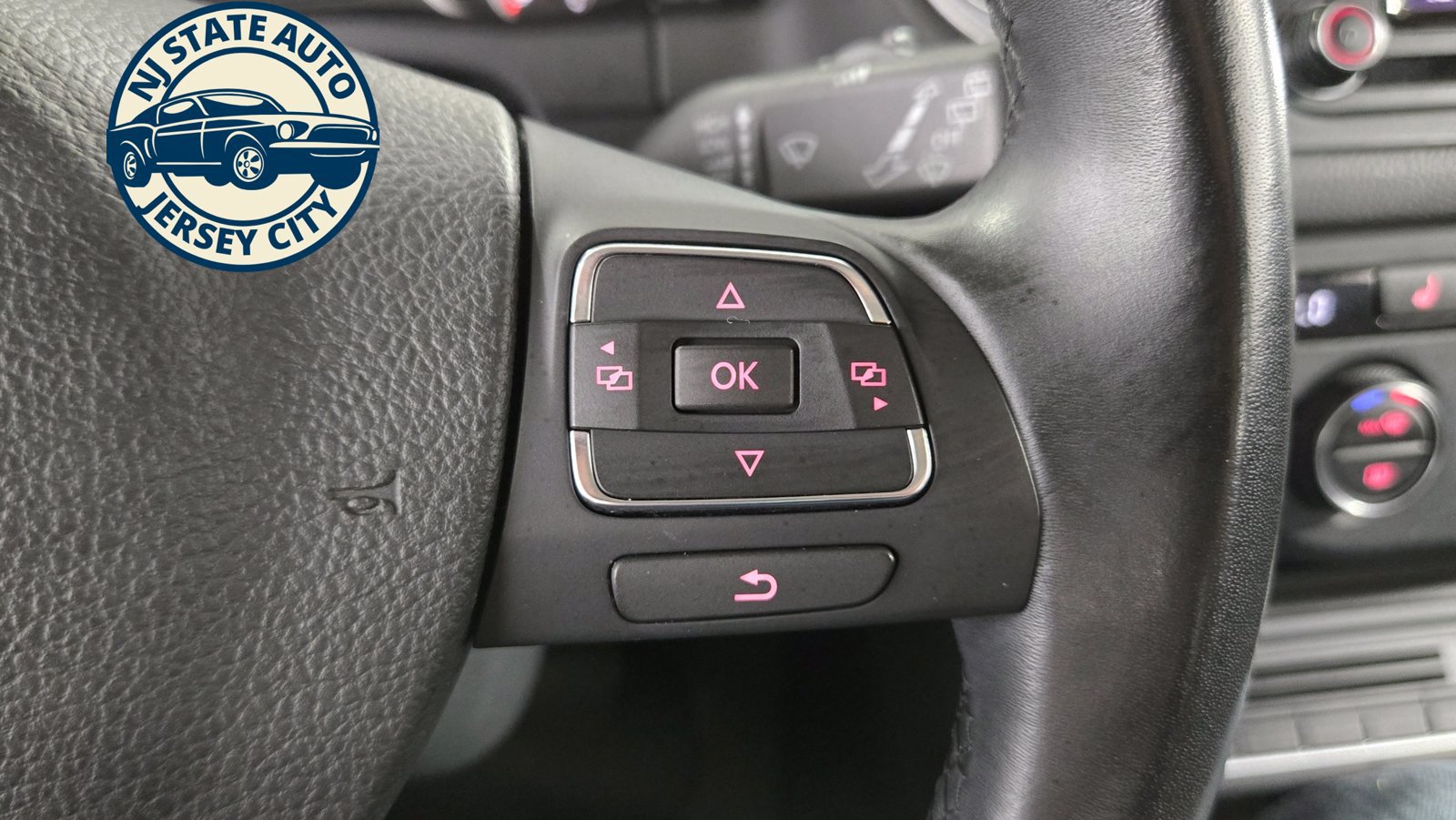 Used 2017 Volkswagen Tiguan Sport AWD/4WD image 14