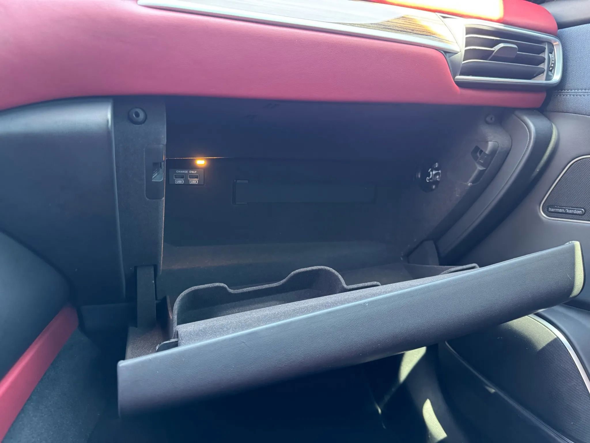 Used 2017 Maserati Levante w/ Luxury Package image 24