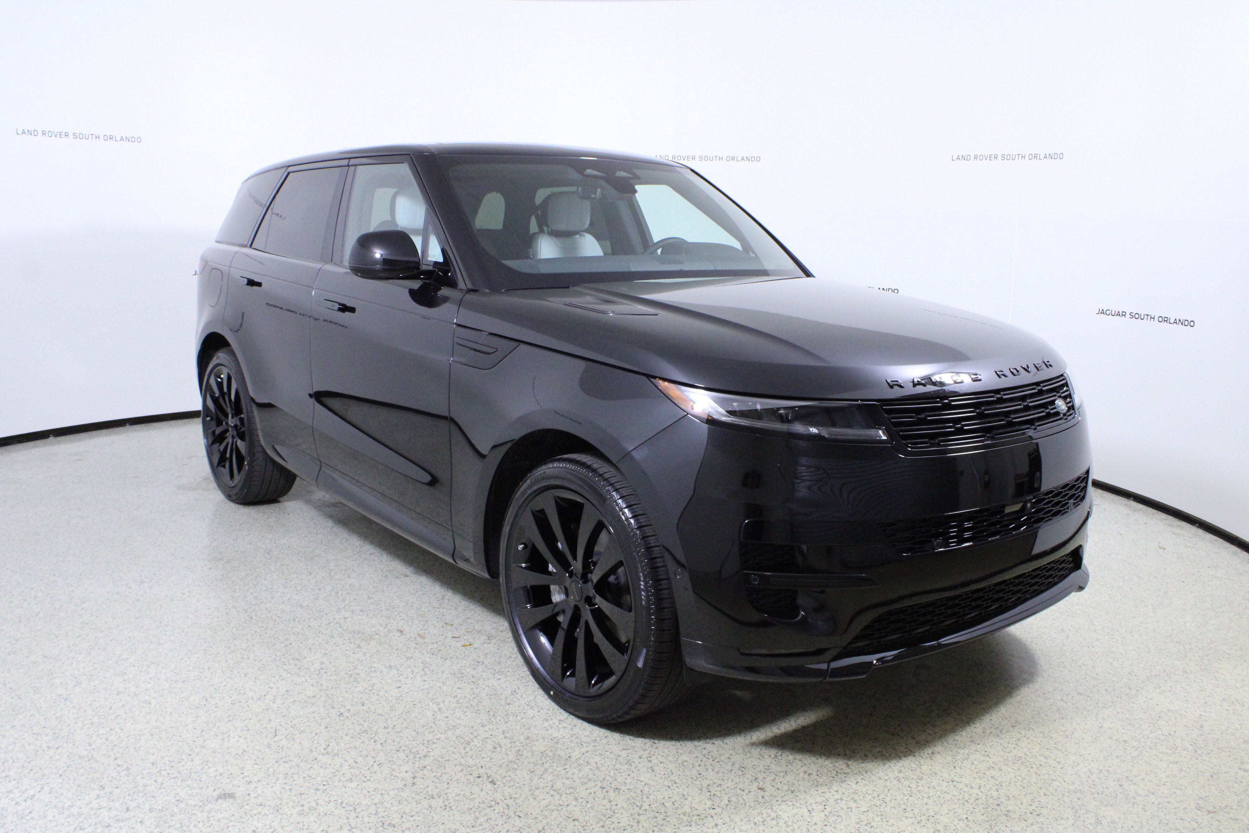 New 2026 Land Rover Range Rover Sport Dynamic SE AWD/4WD image 3