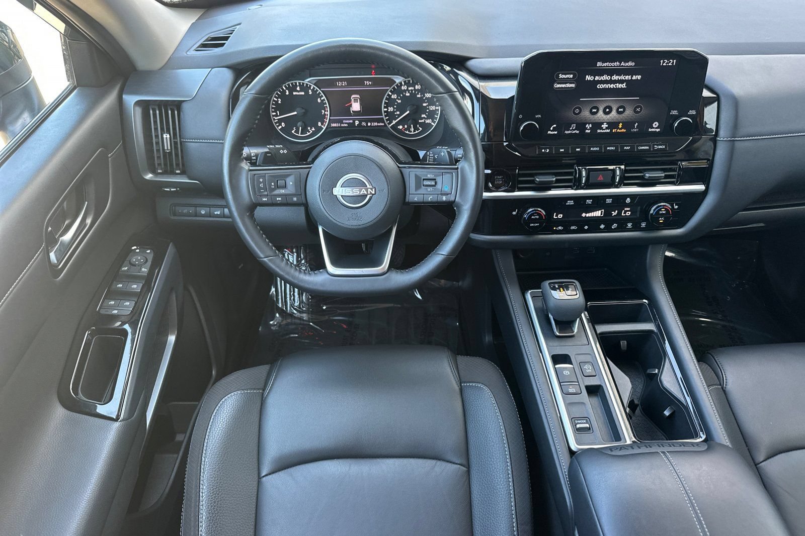 Certified 2025 Nissan Pathfinder SL FWD image 16