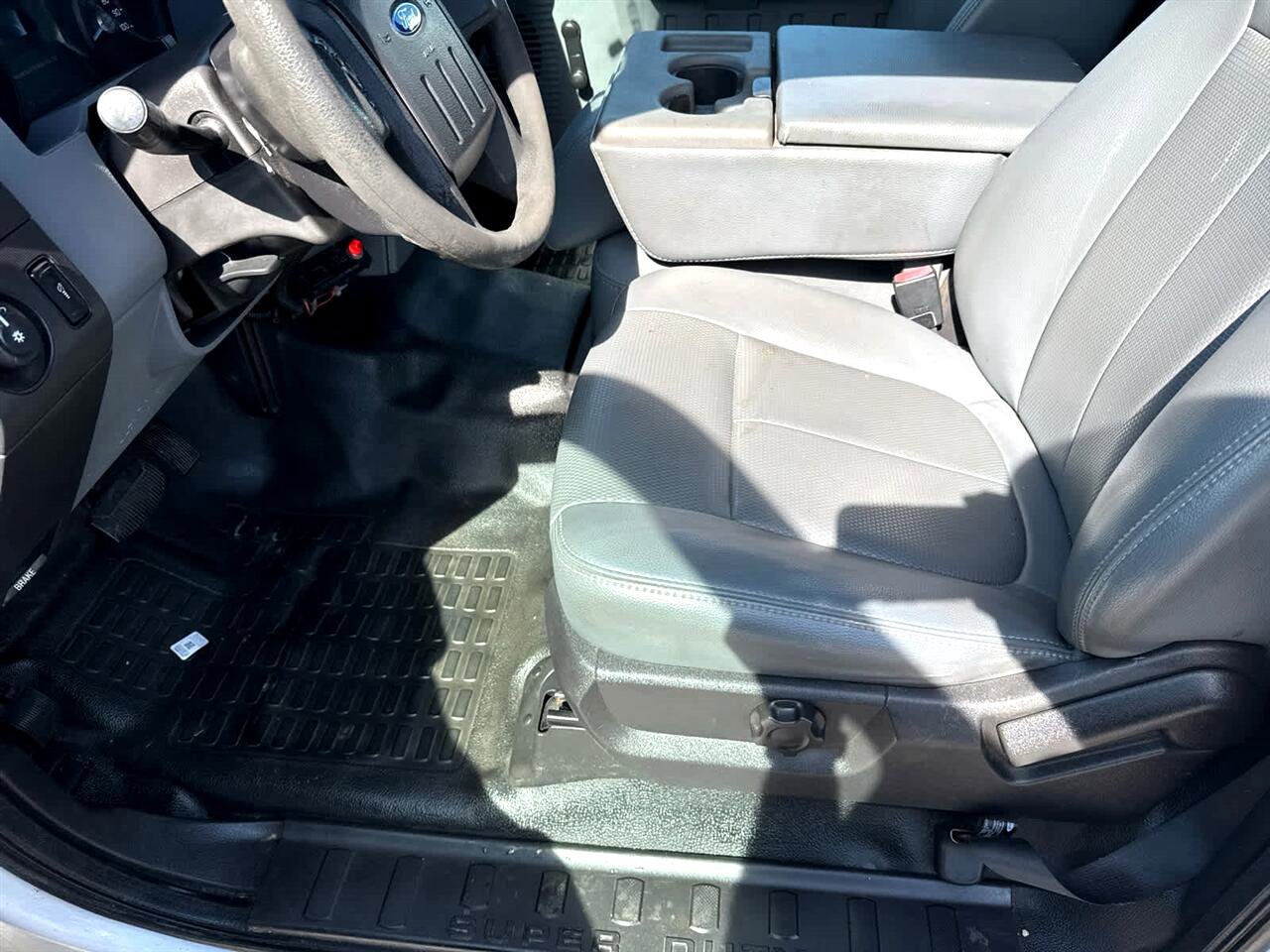 Used 2011 Ford F550 2WD Regular Cab Super Duty w/ Payload Upgrade Pkg image 12