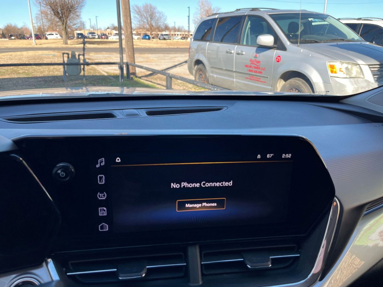 Used 2025 Chevrolet Trax LT image 17