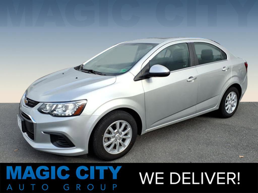 Used 2020 Chevrolet Sonic LT w/ Convenience Package image 1