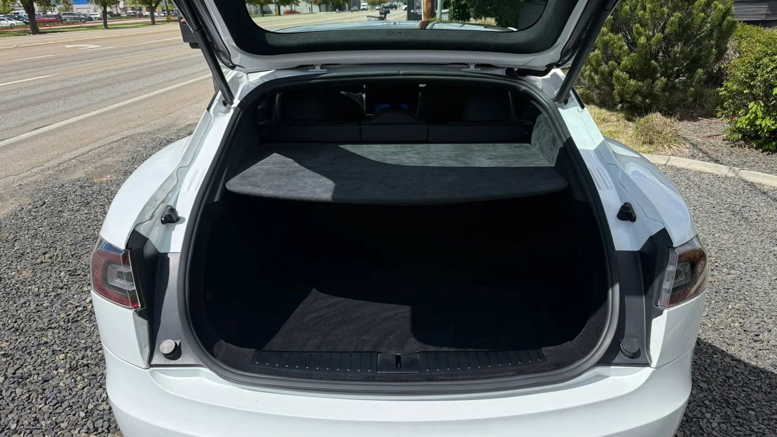 Used 2022 Tesla Model S Standard Range AWD/4WD image 11