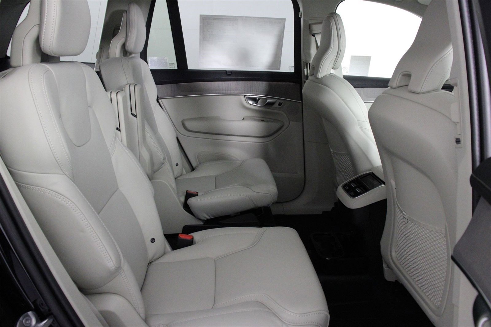 New 2026 Volvo XC90 B6 Ultra image 11
