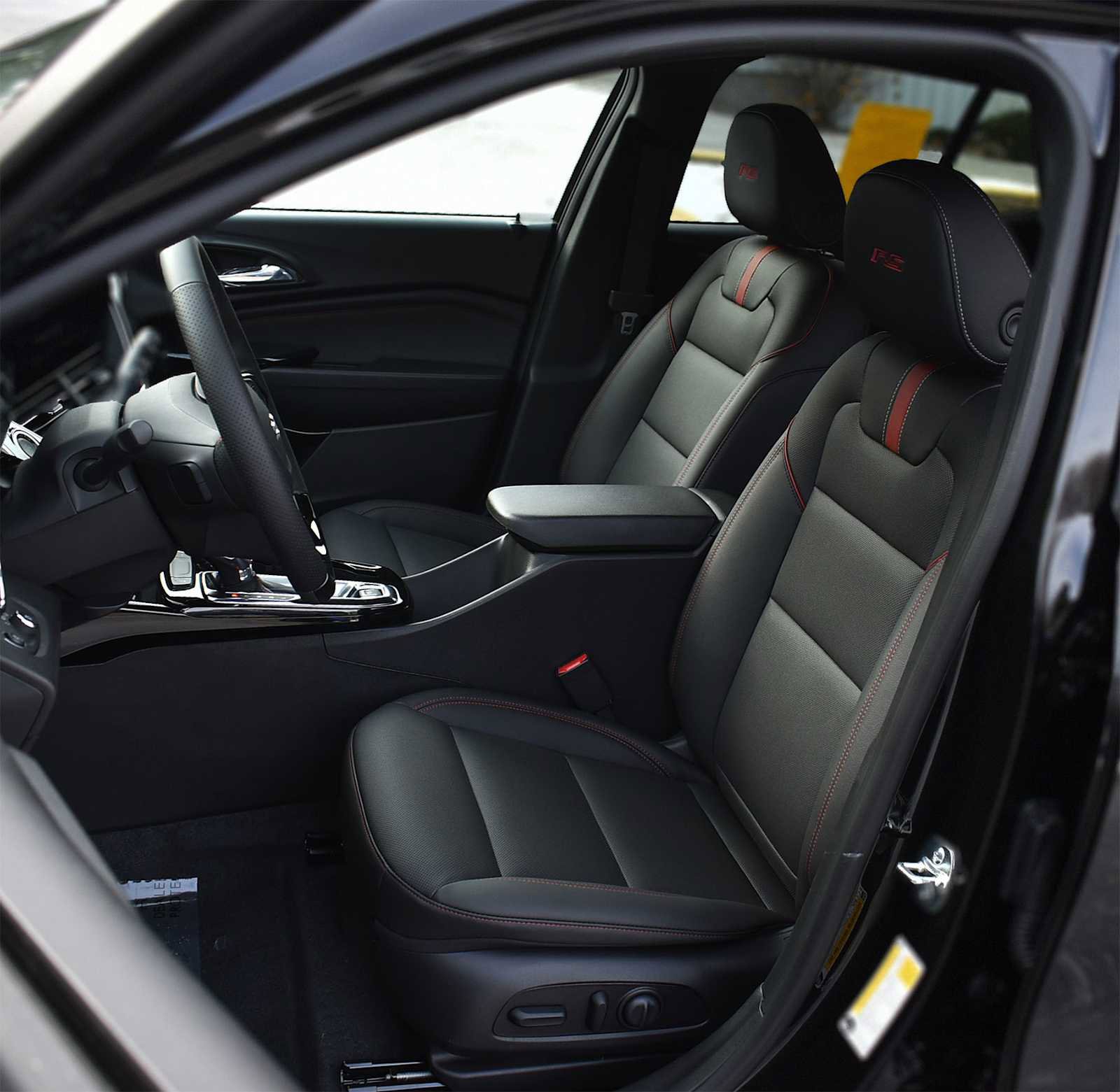 New 2026 Chevrolet Trax RS w/ Sunroof Package image 9