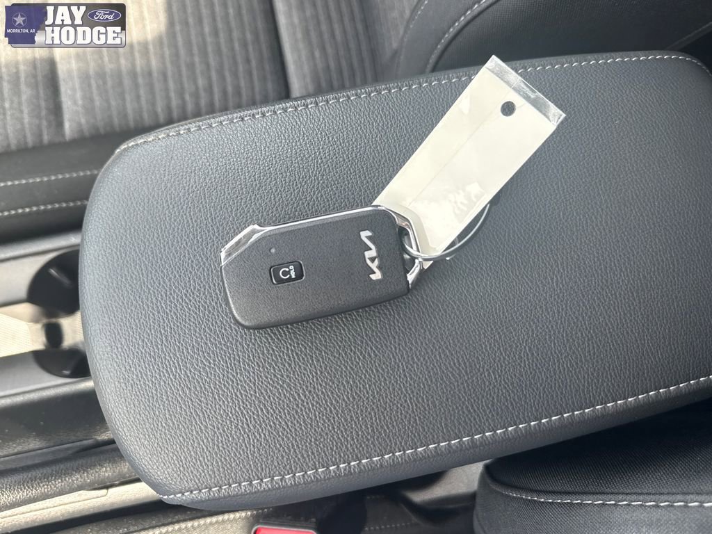 Used 2025 Kia Soul EX FWD image 22