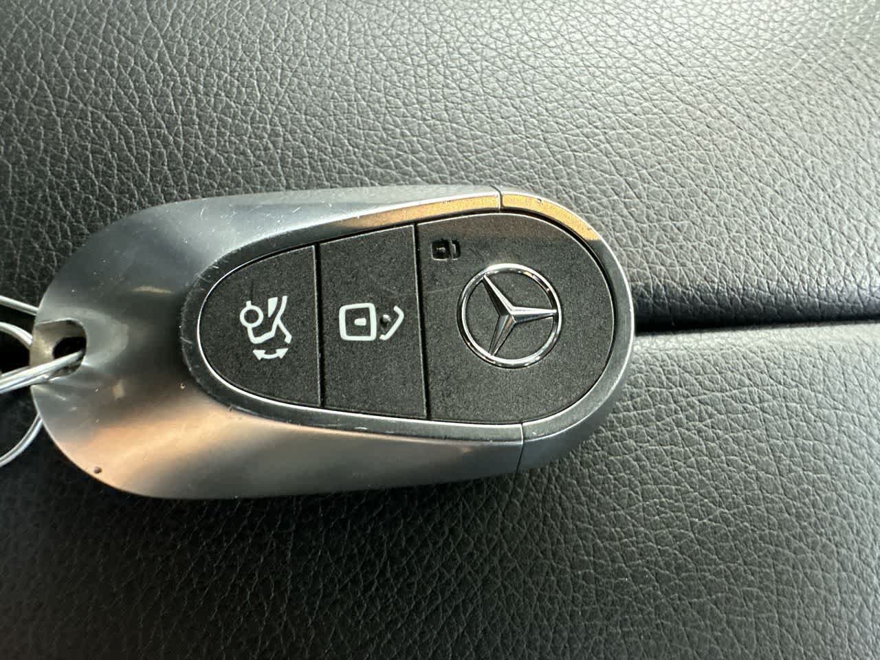 Used 2026 Mercedes-Benz GLC 300 image 28