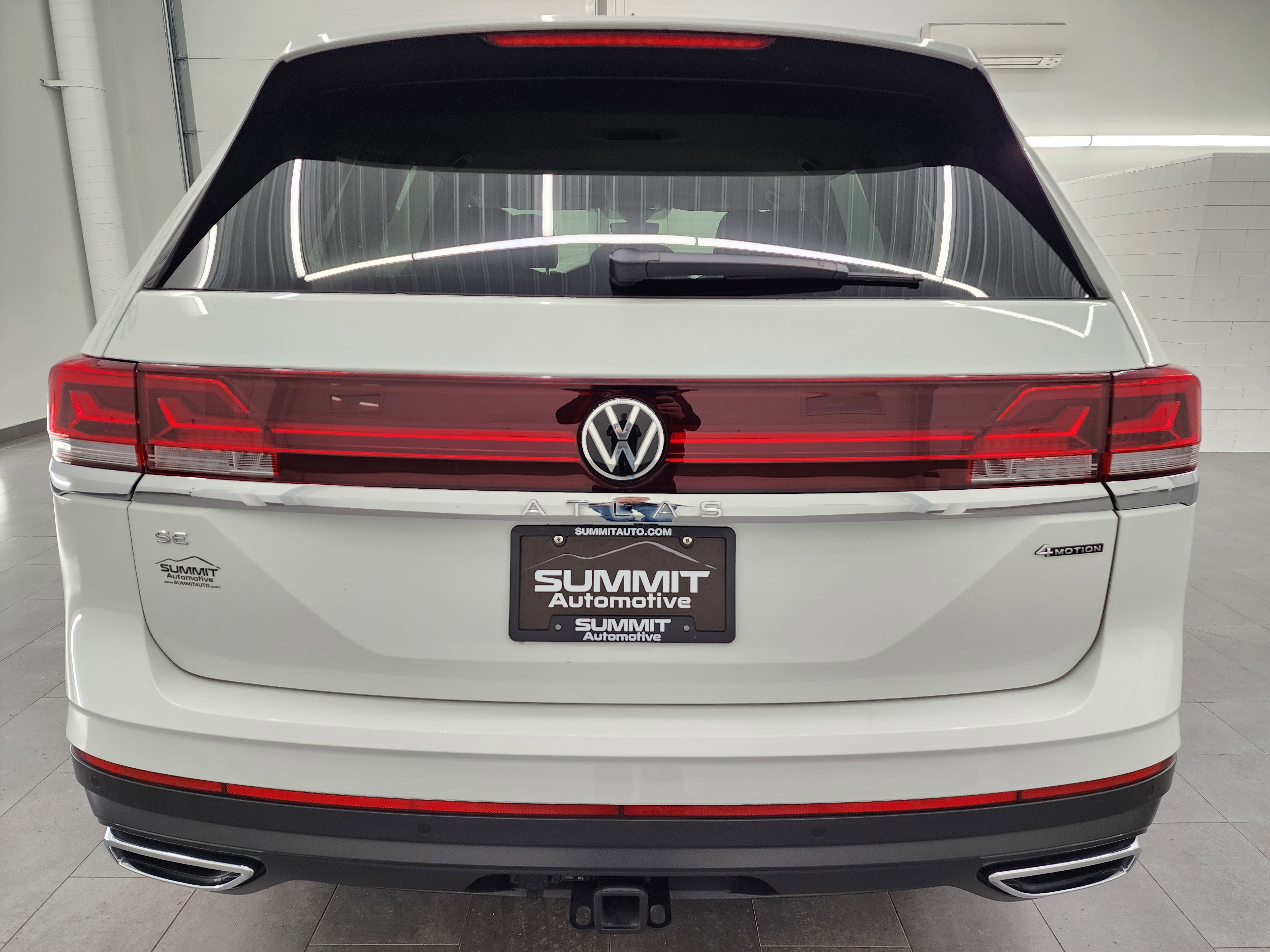 Used 2025 Volkswagen Atlas SE image 27