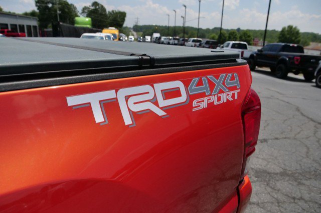 Used 2017 Toyota Tacoma TRD Sport w/ Premium & Technology Package AWD/4WD image 30