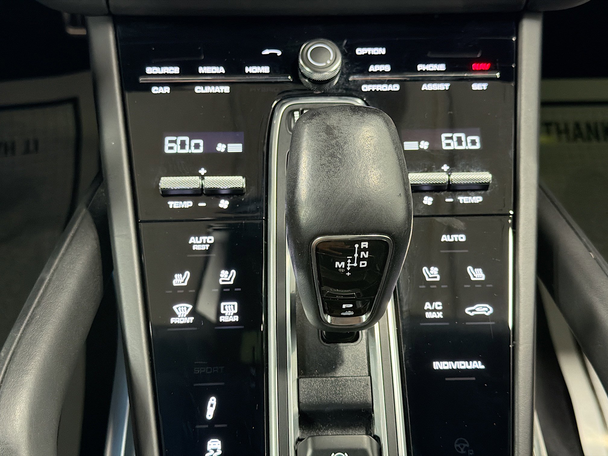 Certified 2023 Porsche Cayenne Turbo S AWD/4WD image 32