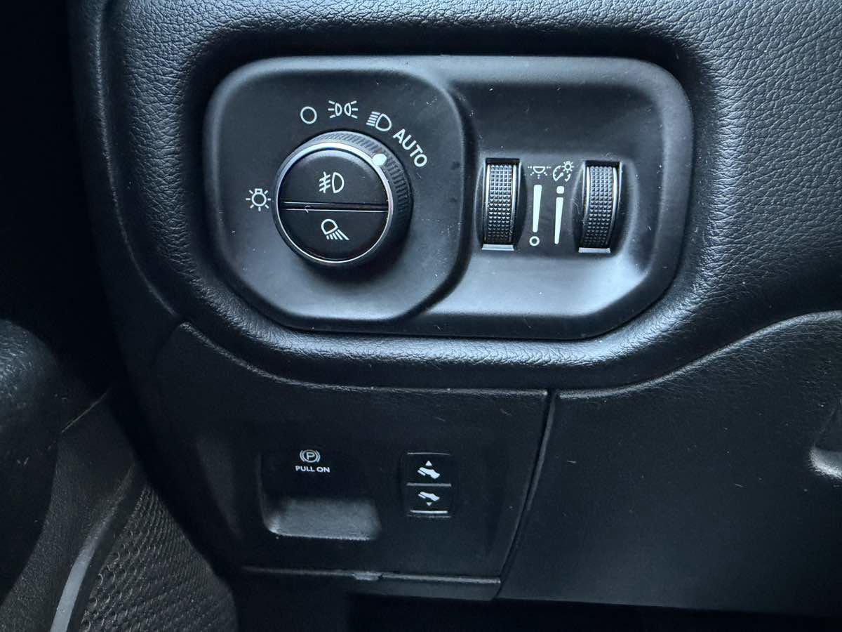 Used 2019 RAM 1500 Big Horn AWD/4WD image 22