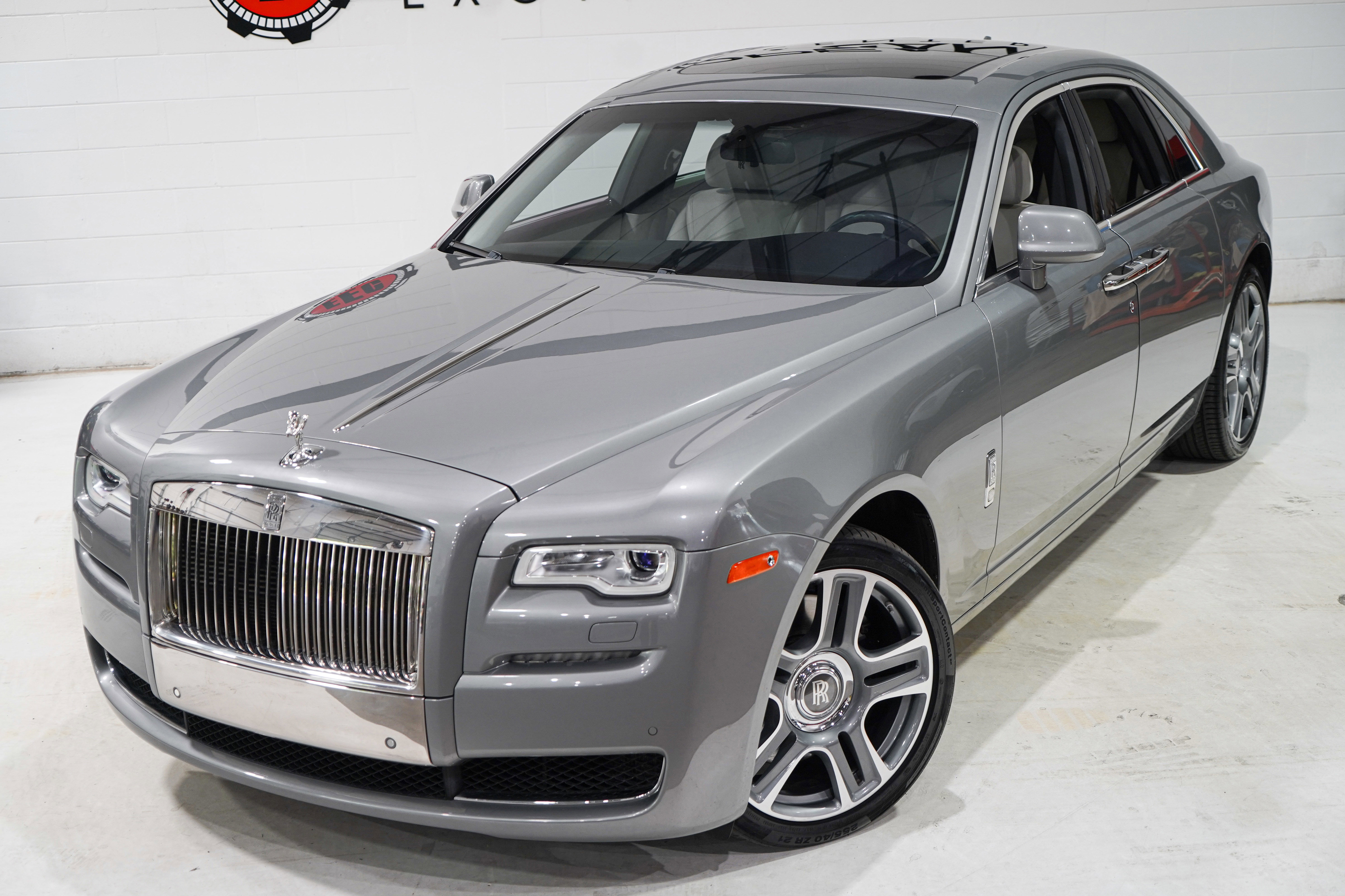 Used 2015 Rolls-Royce Ghost RWD image 32