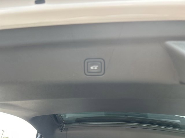 New 2025 Chevrolet Suburban Premier image 32