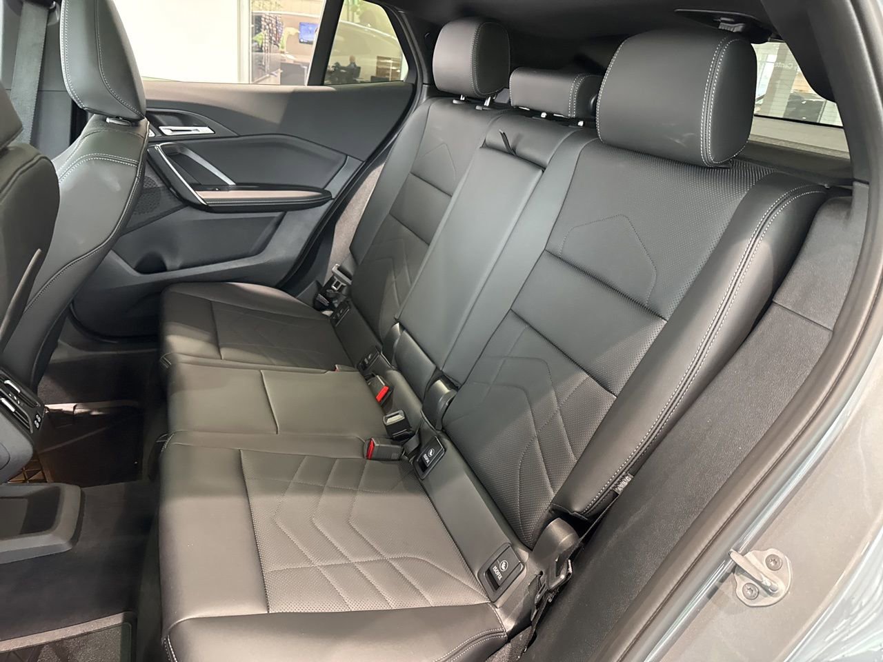 Used 2025 BMW X2 xDrive28i w/ Technology Package image 41