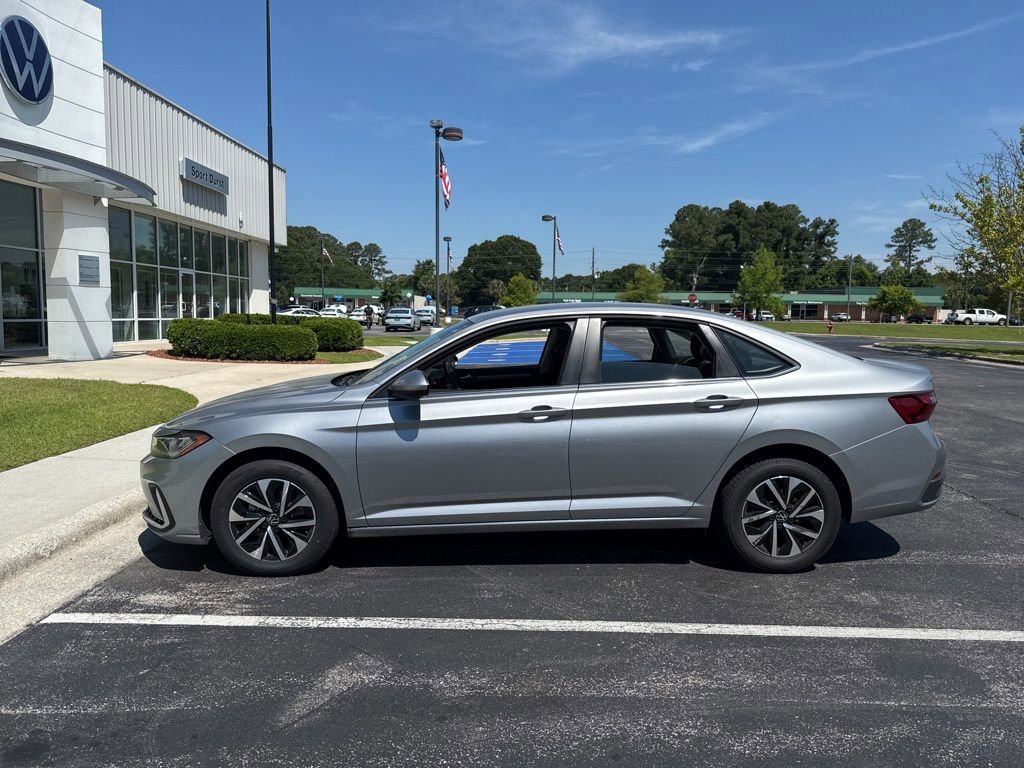 Used 2025 Volkswagen Jetta S FWD image 2