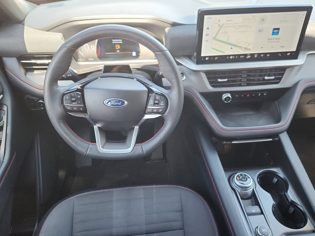Used 2025 Ford Explorer ST-Line w/ ST-Line Street Pack AWD/4WD image 11