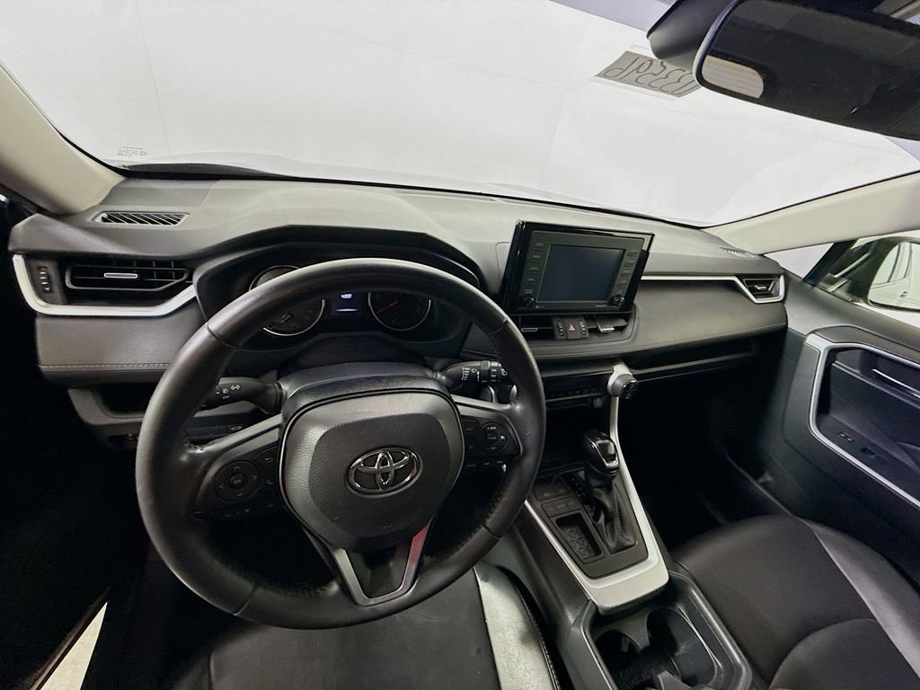 Certified 2020 Toyota RAV4 XLE Premium FWD image 21