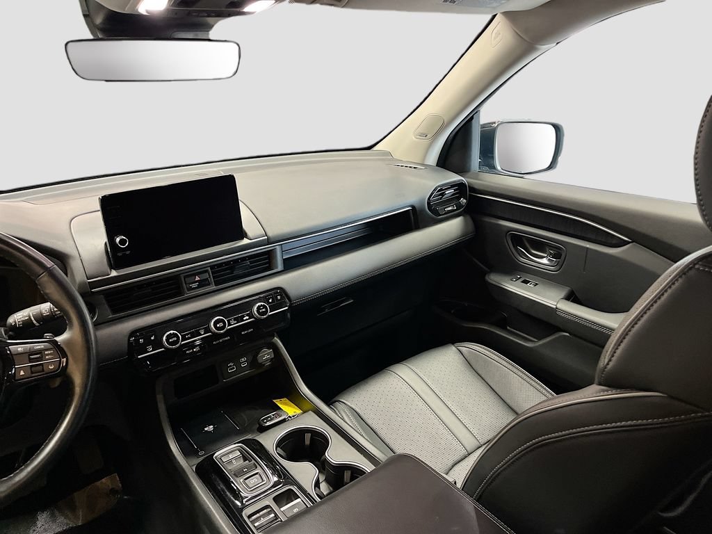 Used 2025 Honda Pilot Elite image 25