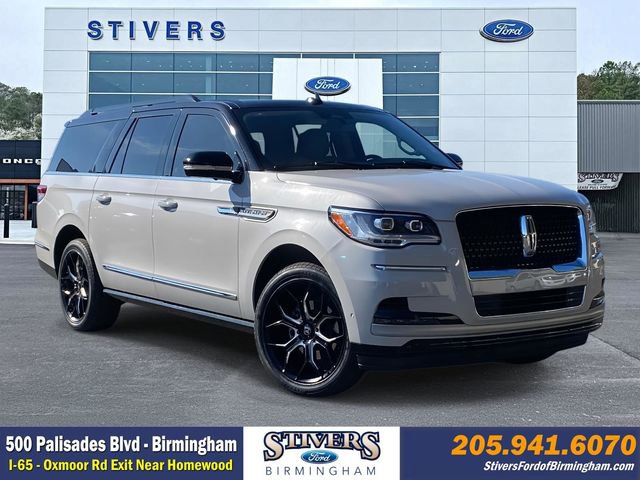 Used 2024 Lincoln Navigator L Reserve image 1