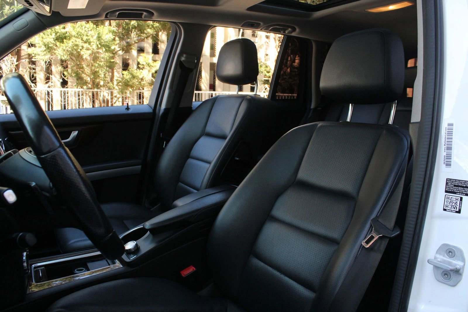 Used 2015 Mercedes-Benz GLK 350 4MATIC w/ Premium 1 Package image 17