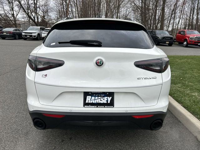 New 2026 Alfa Romeo Stelvio Sprint image 7