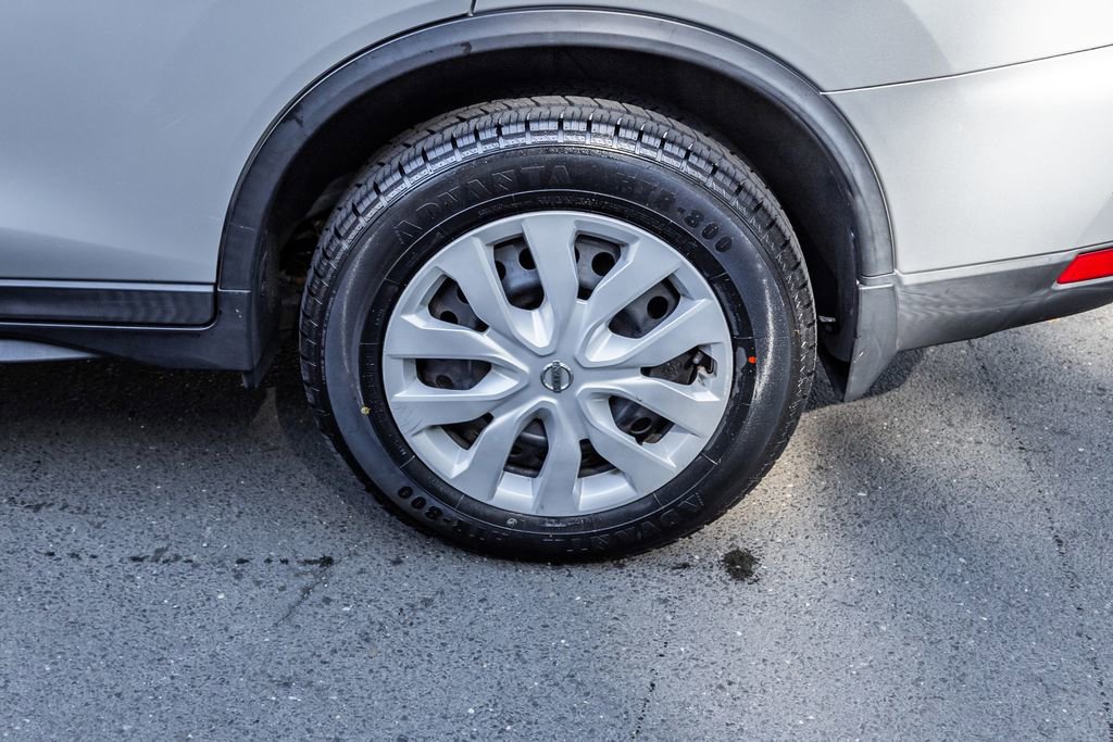 Used 2017 Nissan Rogue S AWD/4WD image 14