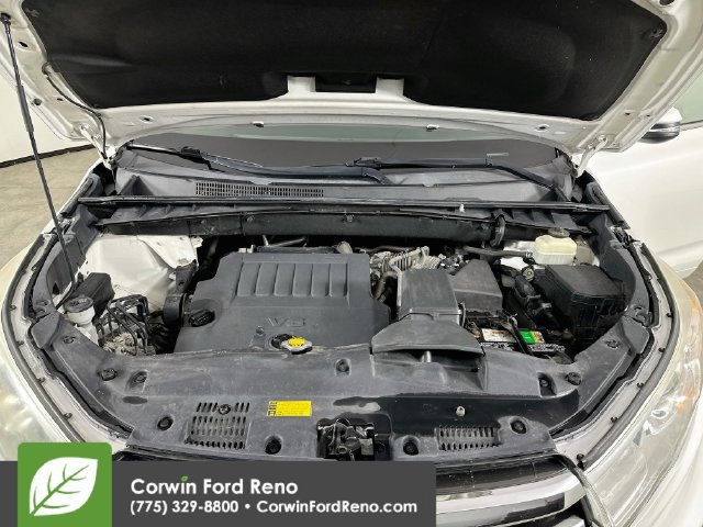 Used 2015 Toyota Highlander XLE AWD/4WD image 35