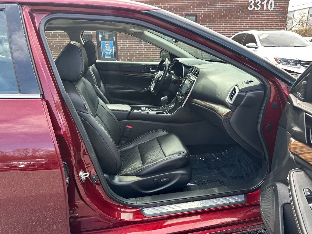 Used 2018 Nissan Maxima Platinum w/ Interior Lighting Package image 21