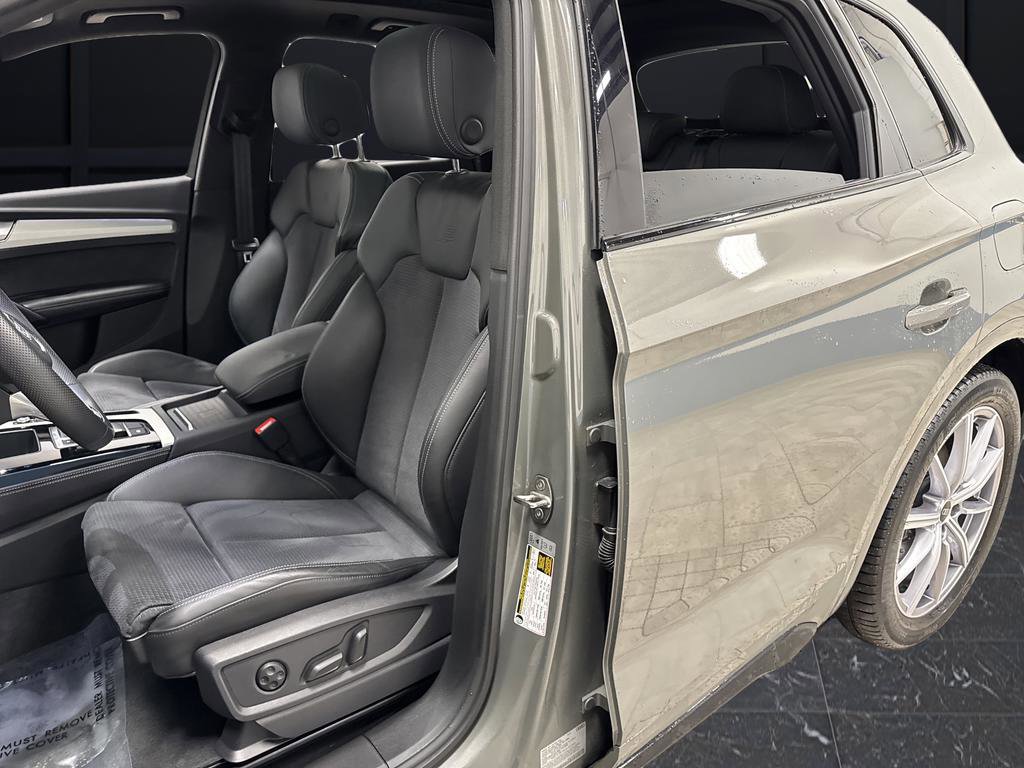 Used 2023 Audi Q5 e Prestige w/ Prestige Package image 4