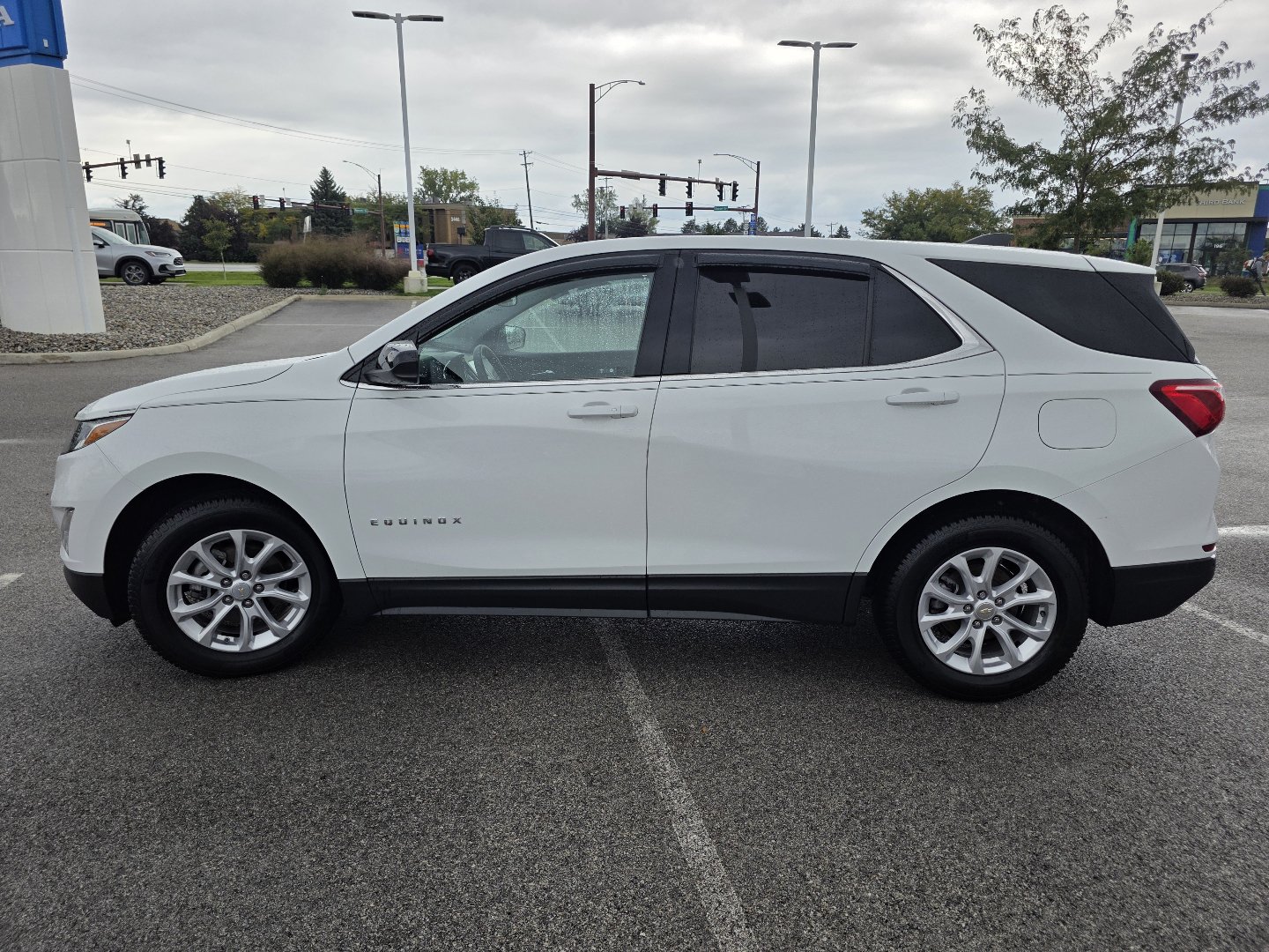 Used 2020 Chevrolet Equinox LT FWD image 12