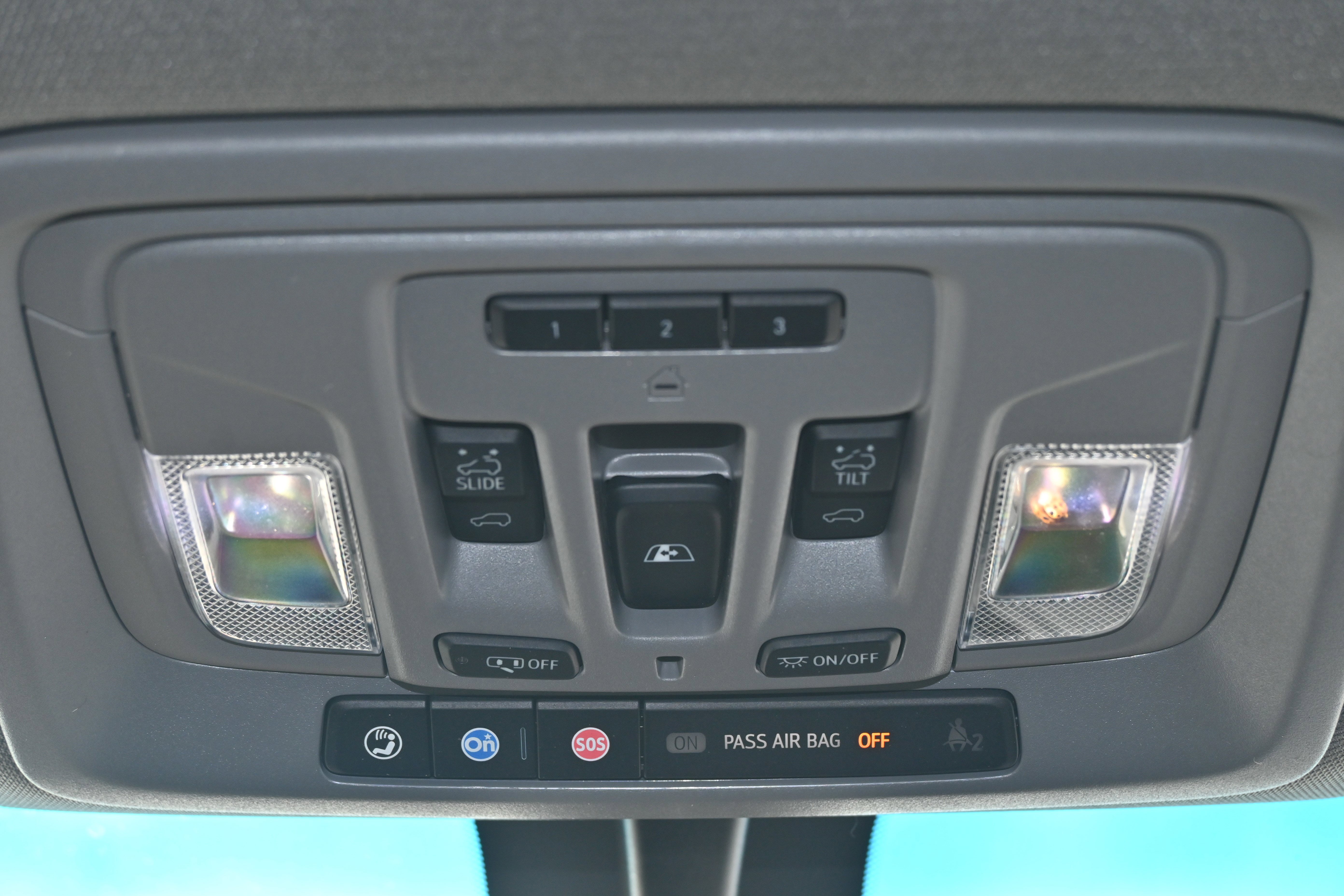 Used 2022 Chevrolet Silverado 2500 LTZ w/ LTZ Plus Package image 32