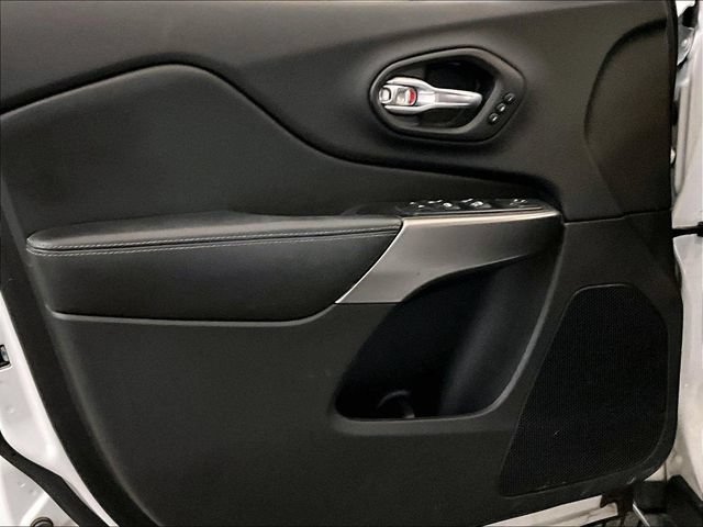 Used 2020 Jeep Cherokee Limited AWD/4WD image 22
