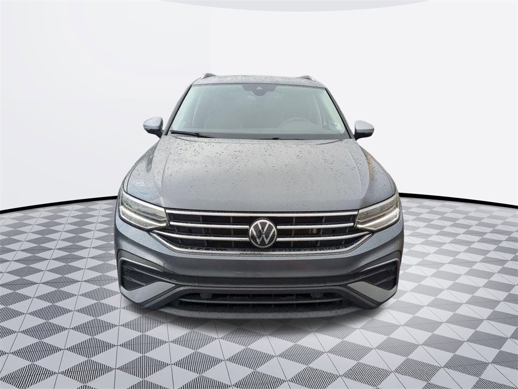 Used 2024 Volkswagen Tiguan Wolfsburg Edition image 9