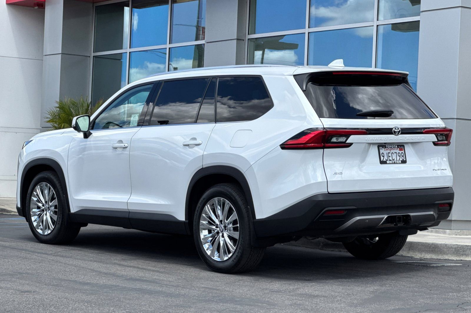 Certified 2024 Toyota Grand Highlander Platinum image 8