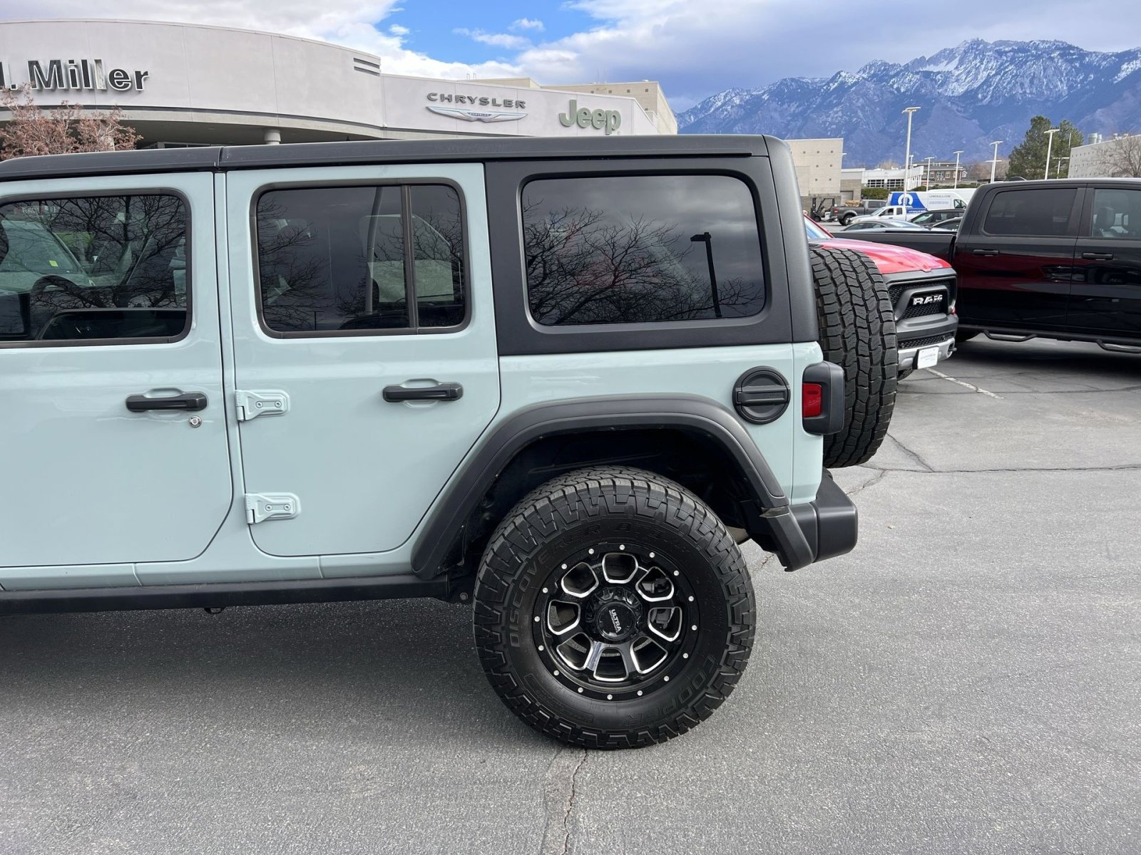 Used 2024 Jeep Wrangler Willys image 13