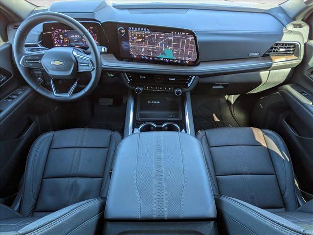 Used 2025 Chevrolet Suburban High Country image 24
