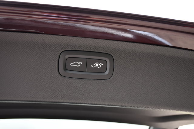 New 2026 Volvo XC90 B6 Plus w/ Protection Package Premier AWD/4WD image 29