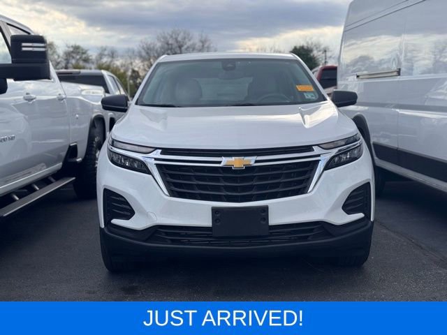 Used 2023 Chevrolet Equinox LS AWD/4WD image 3